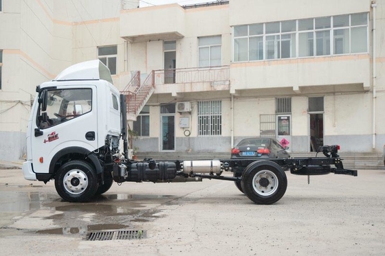 डोंगफेंग डोलिका सिंगल रो लाइट ड्यूटी वैन ट्रक 140HP 6 स्पीड