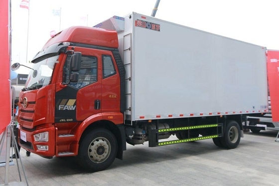 FAW जिफैंग J6L रेफ्रिजेरेटेड टिपर डंप ट्रक 240hp 4X2 6.8m