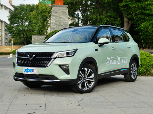 SAIC-GM-Wuling पेट्रोल कॉम्पैक्ट SUV कारें CVT 1.5T 108kw . के साथ