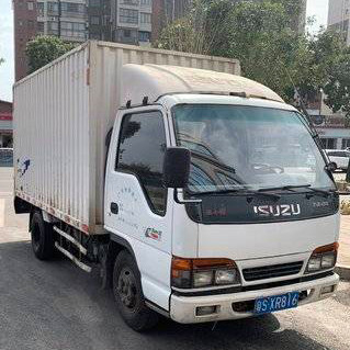 इसुजु प्रयुक्त कार्गो ट्रक 90hp 4x2 मॉडल वर्ष 2012 यूरो 3