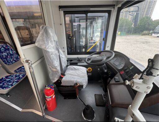 10.5 मीटर 50+1 सीट सीएनजी सिटी बस