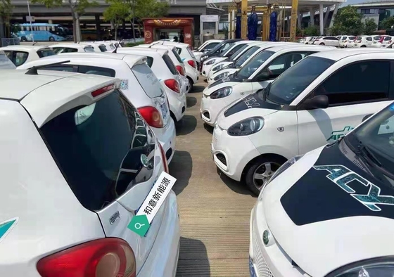 D1 प्रयुक्त मोटर वाहन गीली इलेक्ट्रिक मिनी कार 22kwh 3 द्वार 2 सीटें