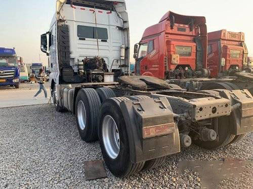सिनोट्रुक सीट्रैक सी7एच प्रयुक्त हेवी ड्यूटी ट्रक 540एचपी 6*4 मैन इंजन जेडएफ गियरबॉक्स