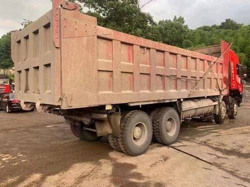 Hongyan Genlyon 8x4 टिपर डंप ट्रक फास्ट 12JSD220T ट्रांसमिशन