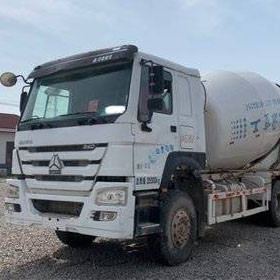 14m3 Sinotruk कंक्रीट मिक्सर हेवी ड्यूटी ट्रक यूरो 4 340HP . का इस्तेमाल किया