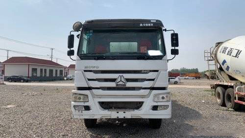 14m3 Sinotruk कंक्रीट मिक्सर हेवी ड्यूटी ट्रक यूरो 4 340HP . का इस्तेमाल किया