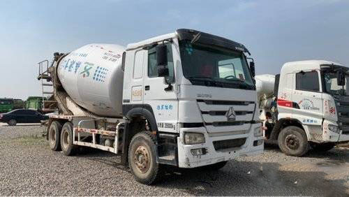 14m3 Sinotruk कंक्रीट मिक्सर हेवी ड्यूटी ट्रक यूरो 4 340HP . का इस्तेमाल किया