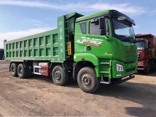 12 टायर्स फॉ यूज्ड हैवी ड्यूटी ट्रक्स 12 स्पीड मैनुअल 8*4 430HP